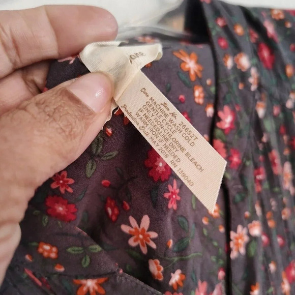 Matilda Jane Gray Floral Button Up Peasant Babydoll Top Size S Pintuck 26652T - Picture 7 of 8